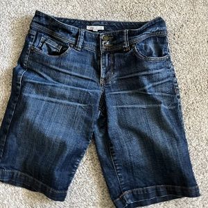 CABi Jean shorts size 8